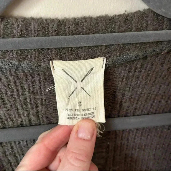 Urban Outfitters Pins & Needles Dark Grey Distressed Chunky Knot Cardigan Small - Picture 3 of 6